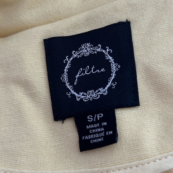 Filtre Nordstrom Ruffle Zip Up Peplum Jacket • Size: Small • Used - Picture 6 of 6